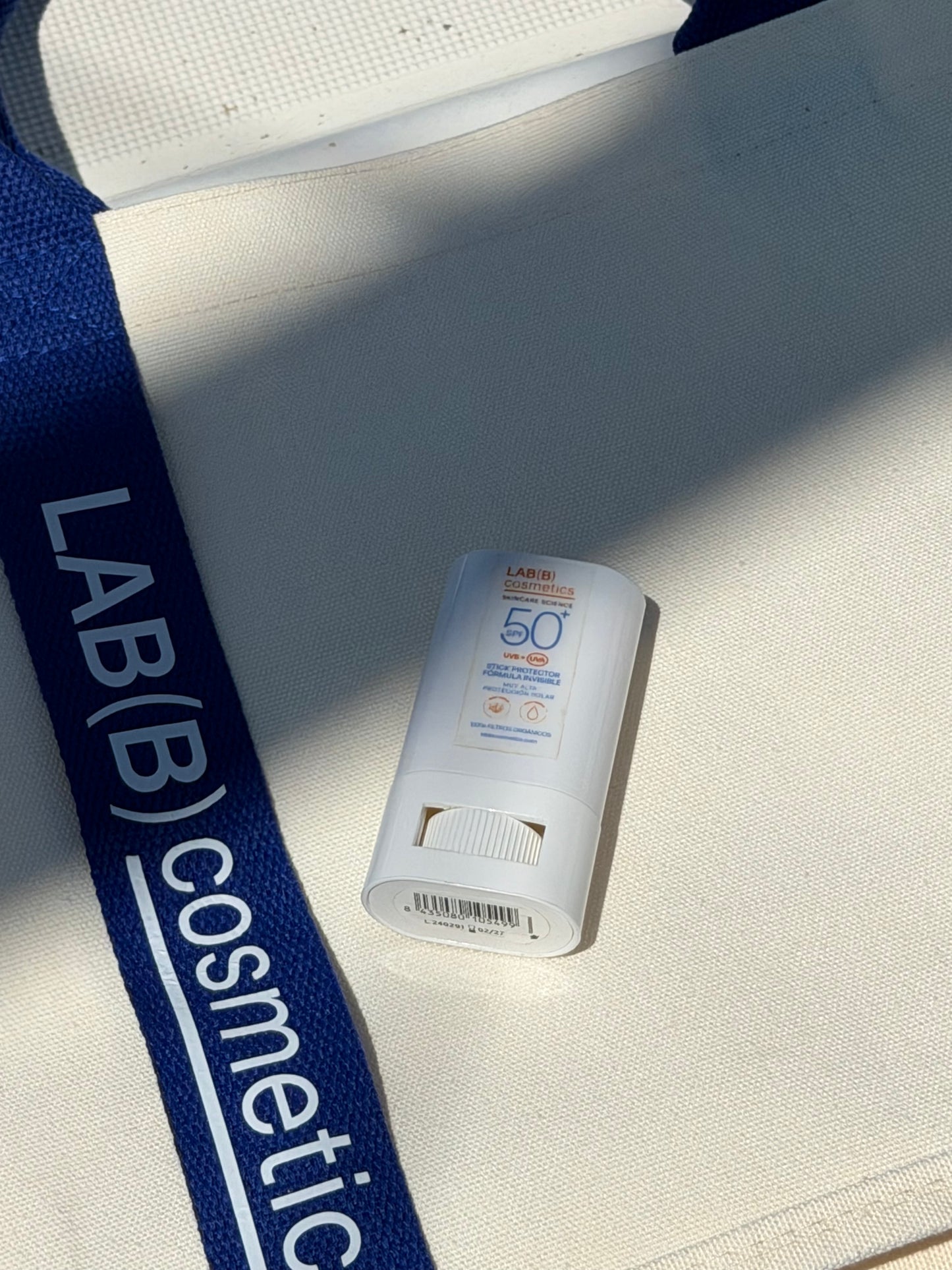 INVISIBLE SUN STICK SPF50+